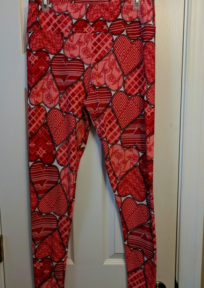 LuLaRoe Heart Tall & Curvy Leggings - Picture 2 of 8